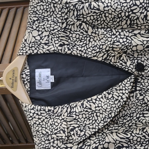 Le Suit jacket like new condition - Picture 10 of 10